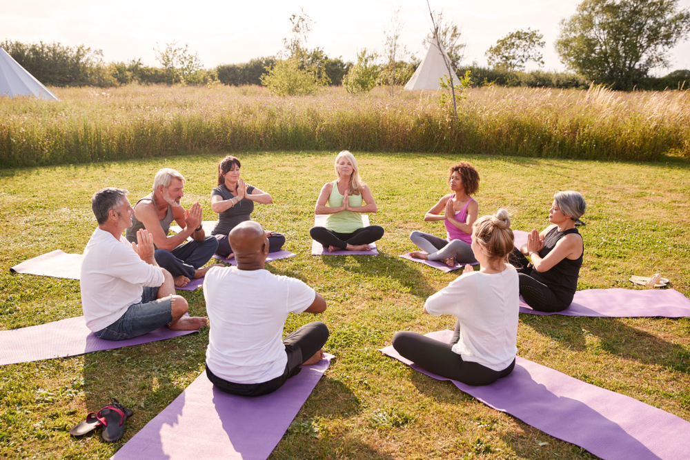 Group,Of,Mature,Men,And,Women,In,Class,At,Outdoor